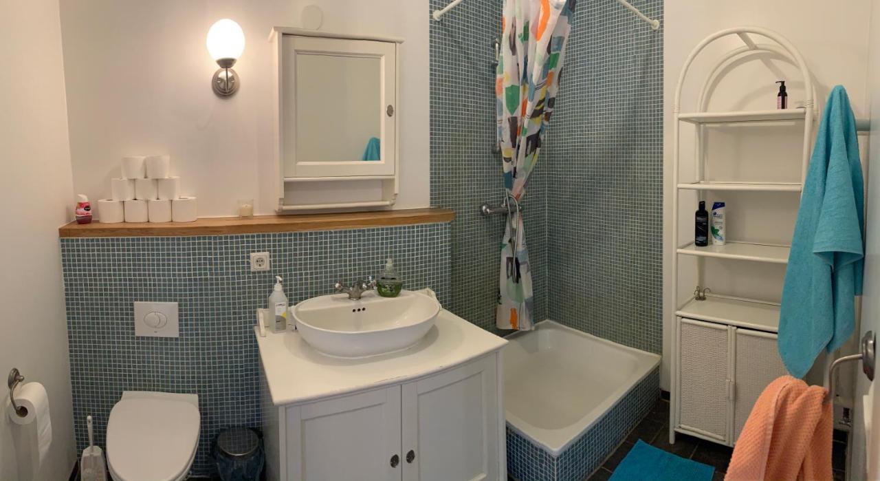 Hvammur 2 Guesthouse Red House Бльондюоус Екстер'єр фото