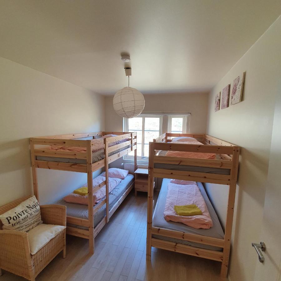 Hvammur 2 Guesthouse Red House Бльондюоус Екстер'єр фото