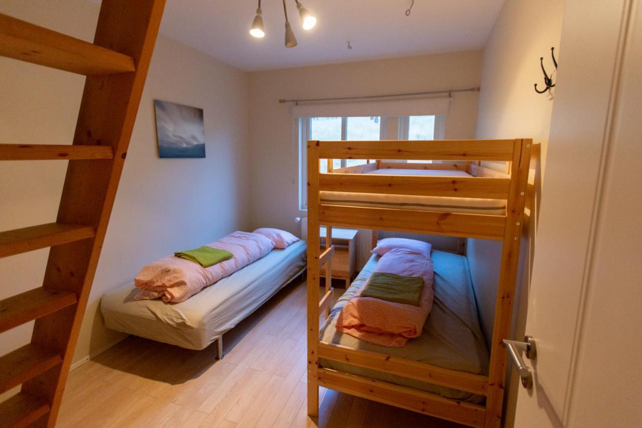 Hvammur 2 Guesthouse Red House Бльондюоус Екстер'єр фото