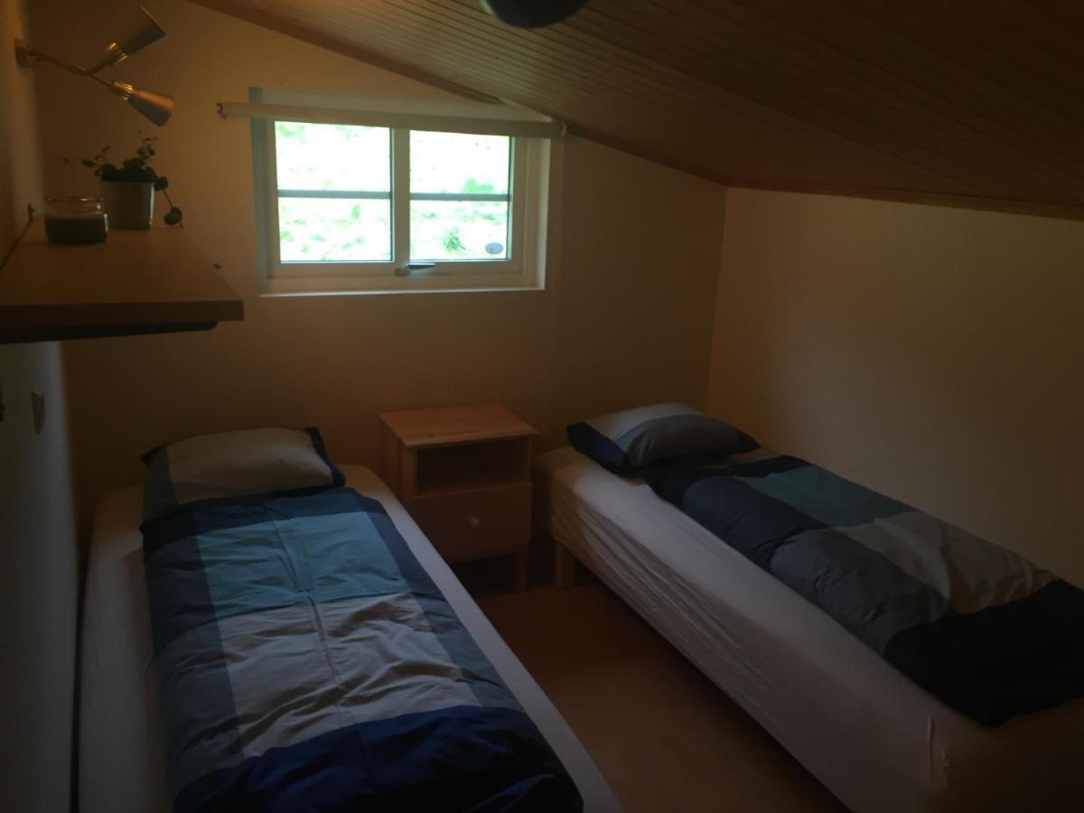Hvammur 2 Guesthouse Red House Бльондюоус Екстер'єр фото